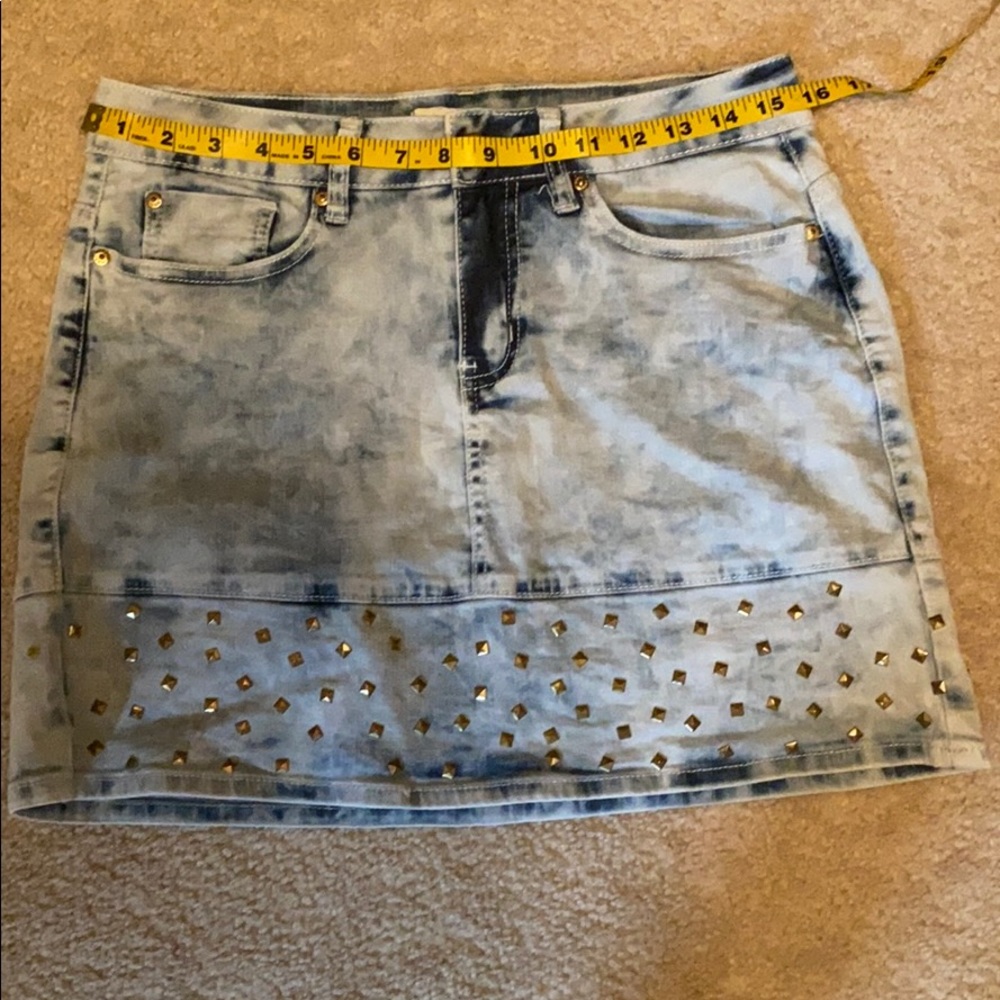 Women’s bundle of shirt and skirt - Picture 5 of 8